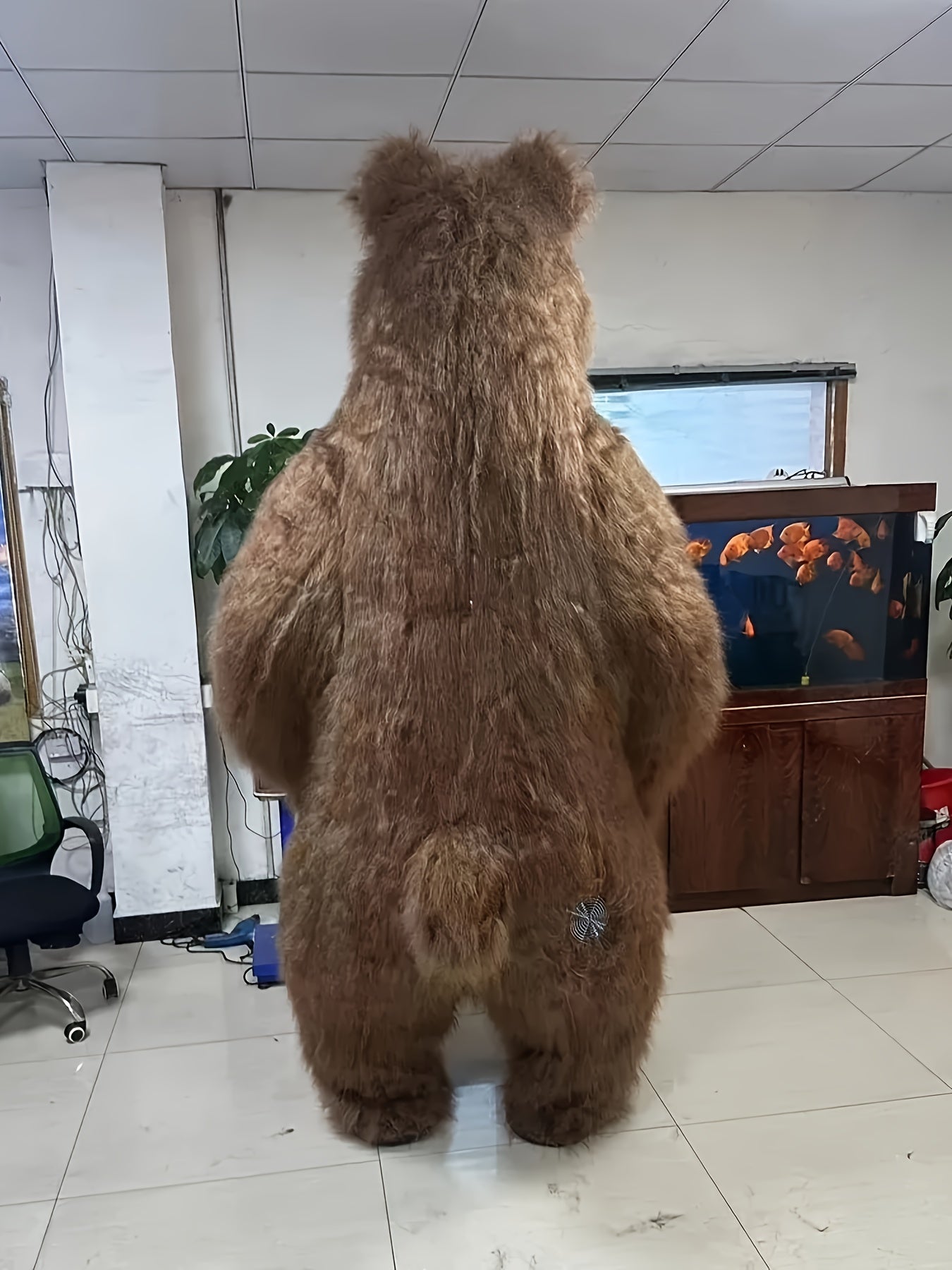 Giant 198.12cm Inflatable Brown Bear Mascot Costume for Adults - Realistic Walkable Blow-Up Suit, Perfect for Parties, Weddings & Halloween - Fits 4'27.94cm to 5'17.78cm Height, Polyester, Zip-Up, Non-Washable