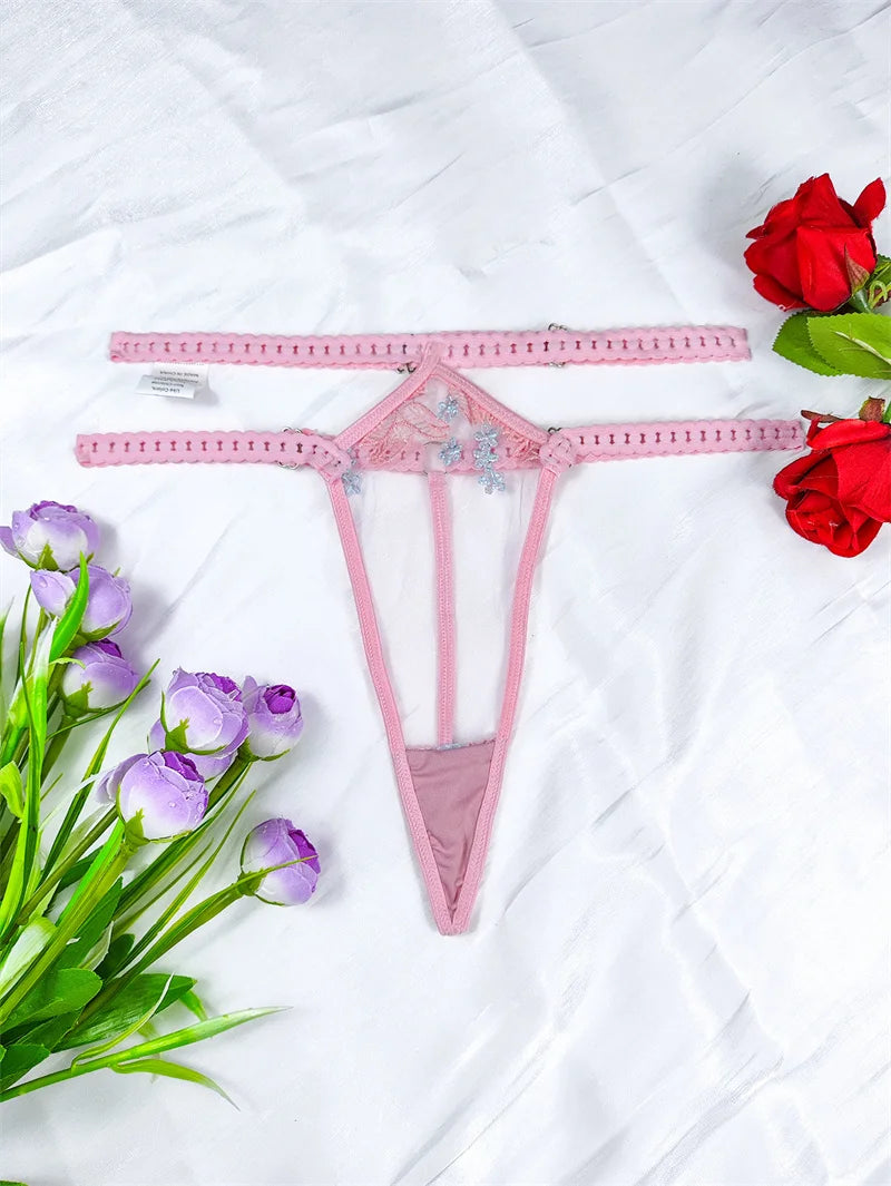 Verträumtes Rosen-Dessous-Set für zarte Momente