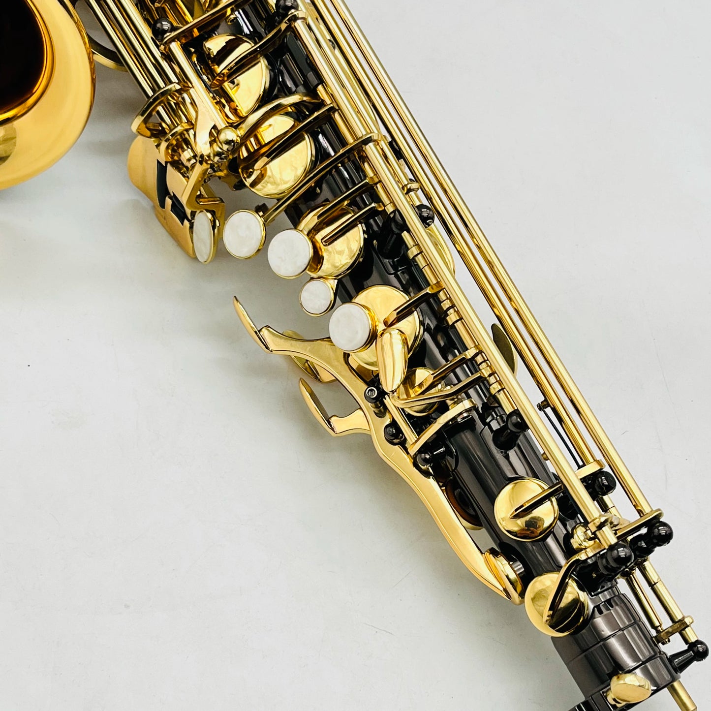 Real Pictures 875EX Altsaxophon Eb Tuner Schwarz vernickelt Gold geschnitzter Körper Professioneller Holzblasinstrument mit Kofferzubehör