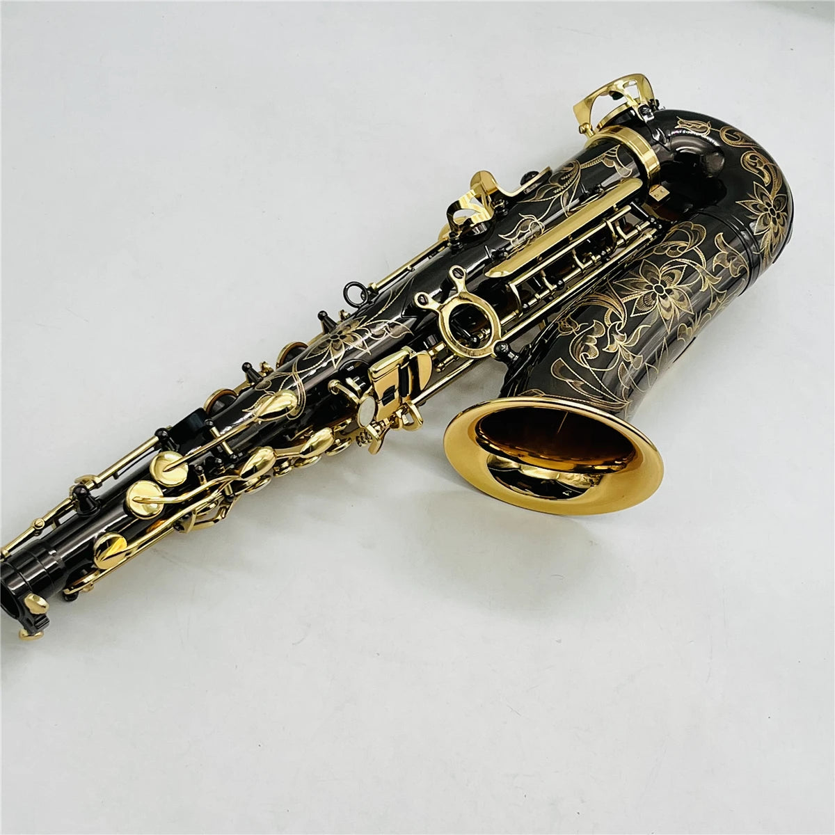 Real Pictures 875EX Altsaxophon Eb Tuner Schwarz vernickelt Gold geschnitzter Körper Professioneller Holzblasinstrument mit Kofferzubehör